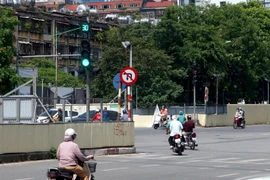 Vắng bóng CSGT là vô tư… chạy xe ngược chiều