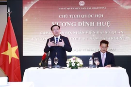 Chủ tịch Quốc hội gặp cộng đồng người Việt Nam tại Argentina 