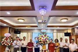 Chủ tịch Phan Xuân Dũng biểu dương thành tích của Viện Nghiên cứu Môi trường 