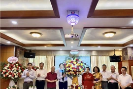 Chủ tịch Phan Xuân Dũng biểu dương thành tích của Viện Nghiên cứu Môi trường 