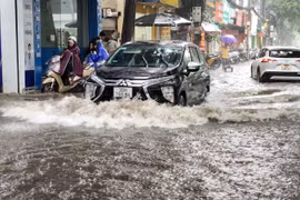 Hà Nội hết nóng lại ngập: Hàng chục nghìn tỷ “thoát nước” ở đâu? 