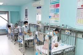 Gia tăng trẻ nhập viện do mắc virus hợp bào hô hấp RSV ở Hà Nội