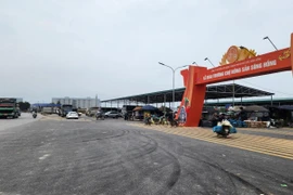 Hưng Yên: Chưa cấp phép, chợ nông sản Sông Hồng ngang nhiên hoạt động