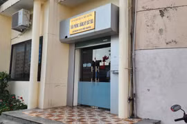  Nghi Giám đốc VPĐKĐĐ chi nhánh huyện Thủy Nguyên ký chuyển nhượng đất đai trái luật 