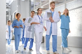 “Cuộc đua” khốc liệt vào các trường Y ở Anh 