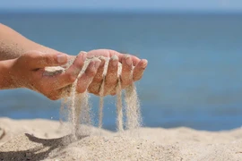 Dùng cát biển đắp nền đường: Giải pháp dài hạn và hiệu quả 