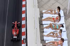 Chộp khoảnh khắc của phái đẹp ở mọi lứa tuổi