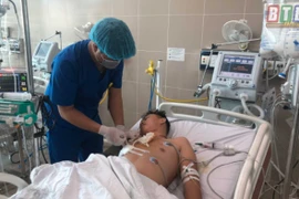 Hi hữu: Nam thanh niên thoát chết khi bị dao đâm trúng tim