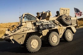 Xe bọc thép lạ Mỹ dùng để canh mỏ dầu Syria có gì đặc biệt?