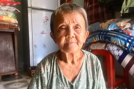 Bà cụ ngủ gầm cầu Sài Gòn từ nhỏ, 82 tuổi được làm giấy khai sinh