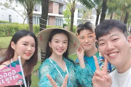 Người mẫu nội y xứ Hàn xinh tươi giữa biển trời Phú Quốc