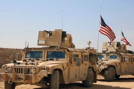 Đoàn xe tuần tra Mỹ "chết hụt" khi bị tấn công ở Syria 