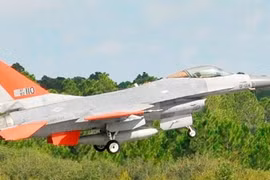 Mỹ hoán cải F-16 thành UCAV lớn nhất thế giới, bay nhanh như tiêm kích