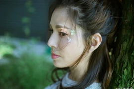 "Bấn loạn” với dung nhan “Tiểu Long Nữ” Lý Nhược Đồng ở tuổi U50