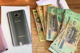 Rình thiếu phụ vào chùa thắp nhang, cạy cốp xe trộm 30 triệu đồng