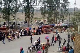 Hội Lim 2014: “Chặt chém” tràn lan, hàng quán lộn xộn