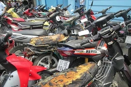 Đốt rác, cháy bãi xe hàng tỷ đồng