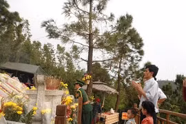 Biển người viếng mộ Đại Tướng Võ Nguyên Giáp ngày xuân