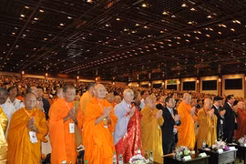 Khai mạc Vesak 2014: Hàng vạn Phật tử dự hội