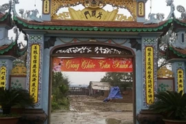 Vận động học sinh lớp 1...công đức xây chùa