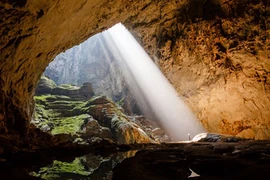 Tên ban đầu của hang Sơn Đoòng là gì?