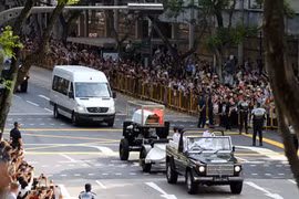 Dân Singapore đau buồn rước linh cữu ông Lý Quang Diệu