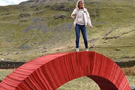 Cận cảnh cây cầu giấy độc nhất vô nhị trên thế giới