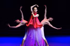 Linh Nga “lột xác” thành nữ hoàng quyền lực ngầm trong showbiz