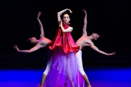 Linh Nga “lột xác” thành nữ hoàng quyền lực ngầm trong showbiz