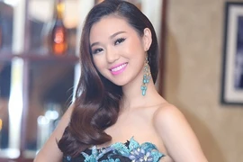 Khánh My khoe đường cong sau khi đóng phim ở Mỹ