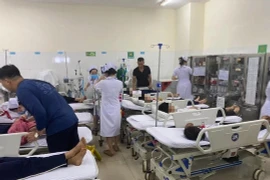 Đắk Lắk: Nghi bị ngộ độc trà sữa, 17 học sinh nhập viện cấp cứu