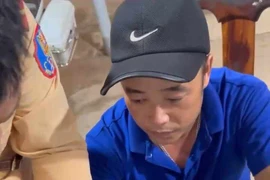 Kiểm tra xe quá tải, phát hiện tài xế tàng trữ ma túy trong người