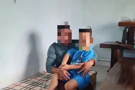 Tìm người thân cho bé trai khoảng 4 tuổi bị bỏ bên đường ở Đắk Lắk