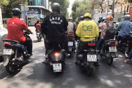 Mãn nhãn với những biển số xe ngũ quý 