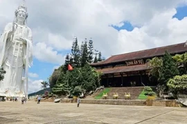 Chùa Linh Ẩn ngưng hợp đồng với bảo vệ nghiện ma túy đánh người