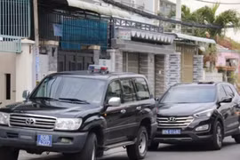 Bình Thuận: Xe biển xanh xuất hiện trước nhà nguyên lãnh đạo tỉnh