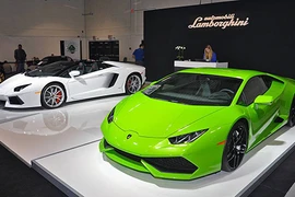 Siêu xe, xe sang náo loạn triển lãm Calgary