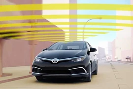 Cận cảnh Toyota Corolla 2016 nghi sắp về Việt Nam?