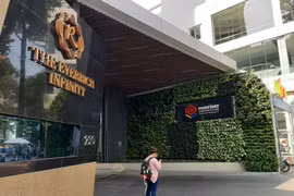 Chung cư The EverRich Infinity 5 sao không có chỗ để xe hơi: Cư dân "khốn khổ" thế nào?