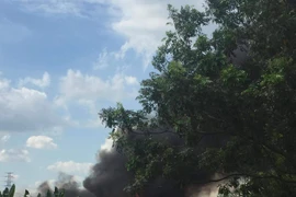 Sài Gòn: Cháy dữ dội, “cầu lửa” bốc lên cuồn cuộn