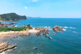 Huyện đảo đầu tiên yêu cầu khách đến không được mang chai nhựa, túi nilon 