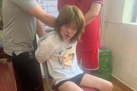 Hải Phòng: Cô gái "ngáo đá" xông vào trụ sở công an gây rối