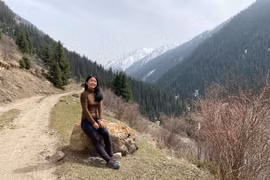 Cô gái Việt phượt Trung Á trong 4 tuần kể sự cố nhớ đời