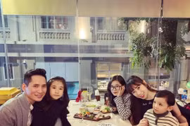  Sinh ba con, vợ BTV Quốc Khánh vẫn được khen trẻ đẹp như gái 30