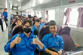 Hơn 130 thí sinh đảo Kiên Hải vào đất liền thi tốt nghiệp THPT