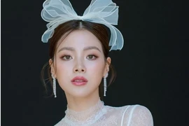 Mỹ nhân Thái đăng ảnh đẹp như nữ thần trong lễ hội năm mới