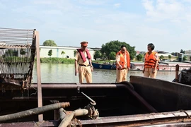 Hải Phòng: Bắt giữ tàu chở 1.000m3 cát không hóa đơn chứng từ