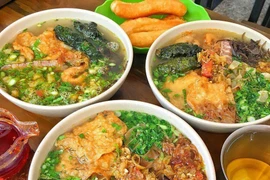 Bánh đa cua và chả chìa Hạ Lũng lọt top ẩm thực tiêu biểu Việt Nam