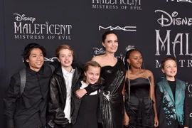 Angelina Jolie đón sinh nhật cùng các con