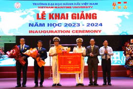 Trường ĐH Hàng hải Việt Nam vinh dự nhận Cờ thi đua của Chính phủ
